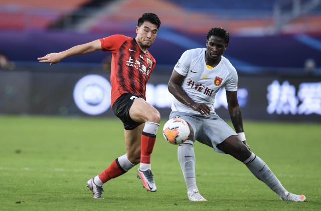 开云APP-鲁媒：引进石柯有原因 外租卡达尔购新中锋外援？