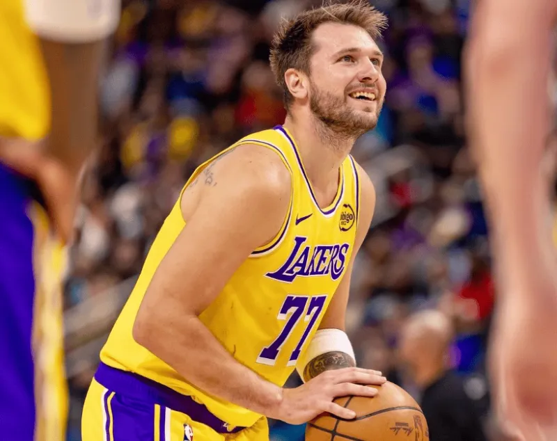 开云体育下载-得分手!东契奇目前连续21场20+、连续13场30+、连续3场40+